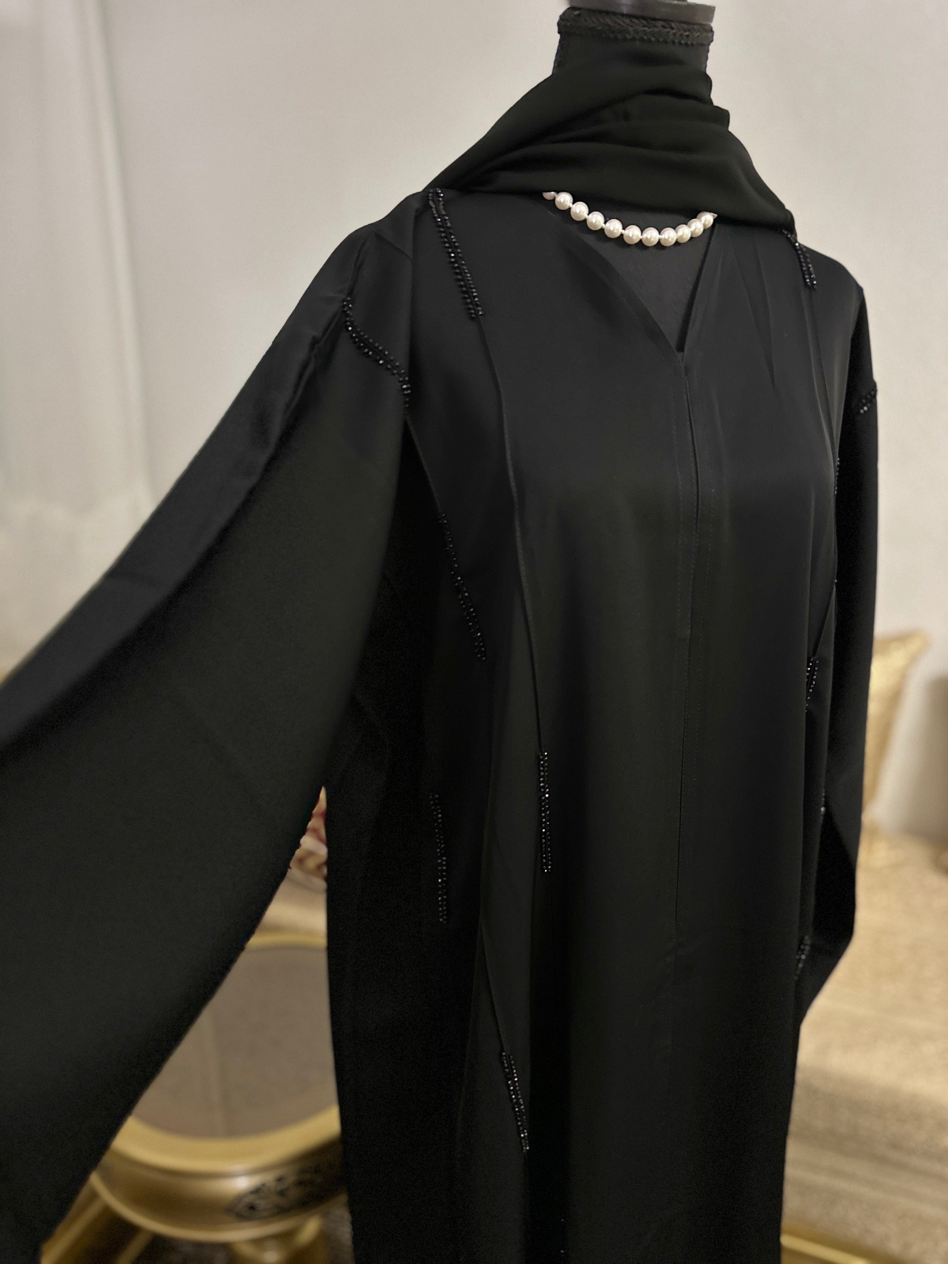 Abaya noir simple à strass