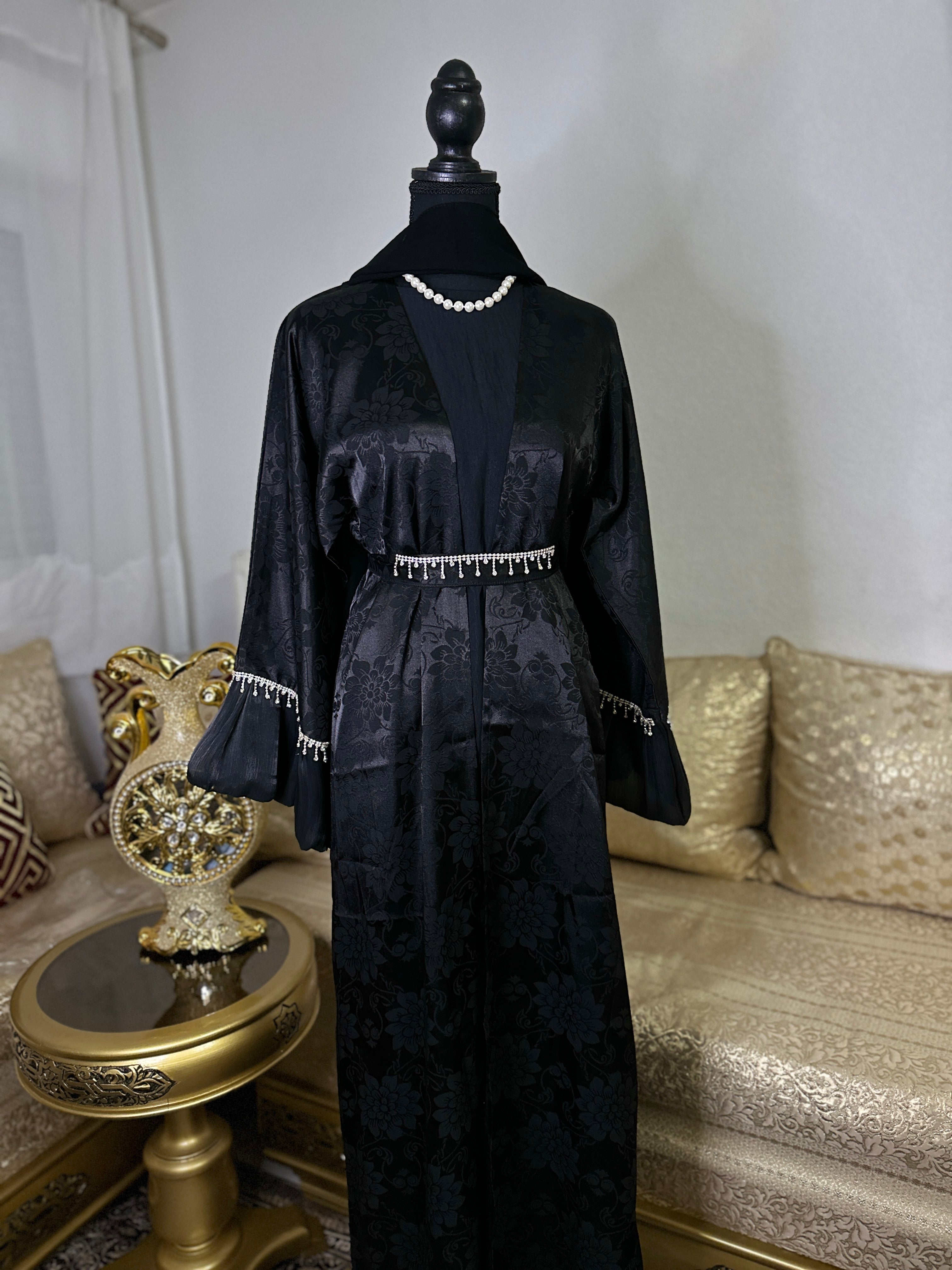 Abaya Amira